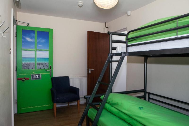 Triple Room with Shared Bathroom image 2