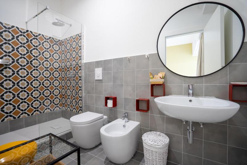 Large Double Room image 2