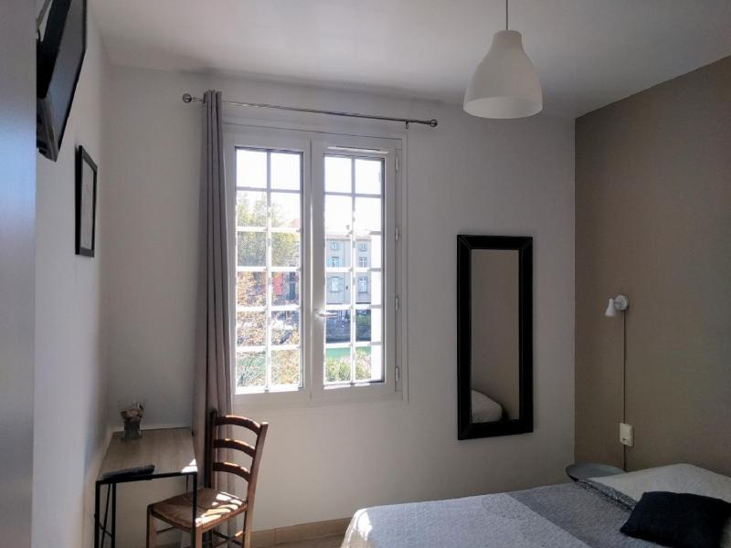 Double Room with River View image 2
