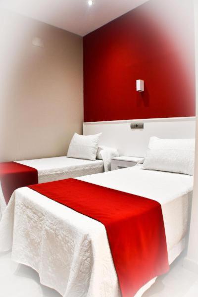 Double Room image 4