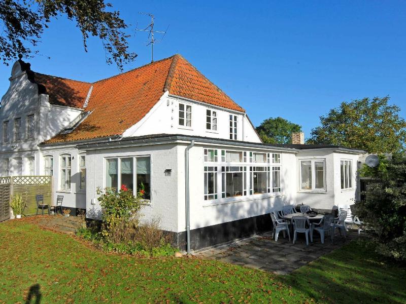 Four-Bedroom Holiday Home image 3