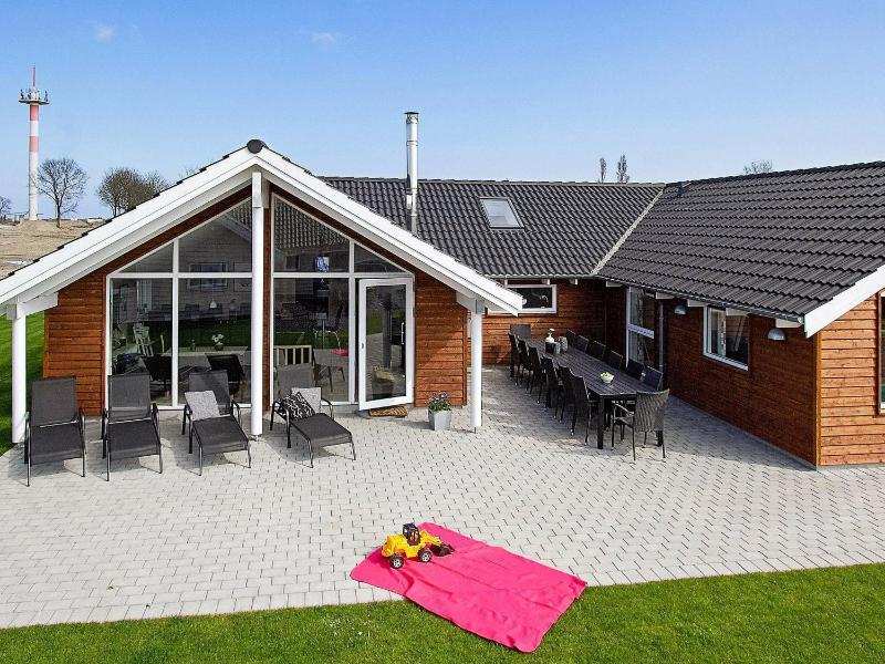 Five-Bedroom Holiday Home image 3
