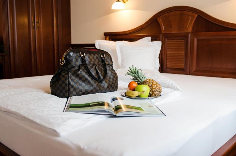 Deluxe Double Room image 2