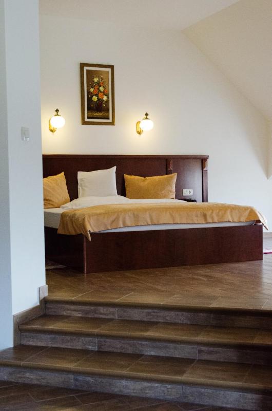 Standard Suite image 2