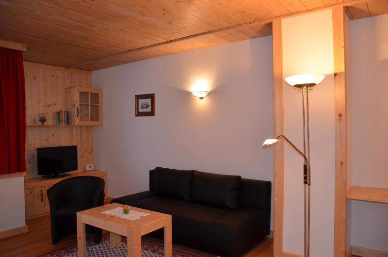 Family Room (2 Adults + 1 Child) image 2