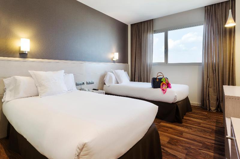 Room #9710316 image 3