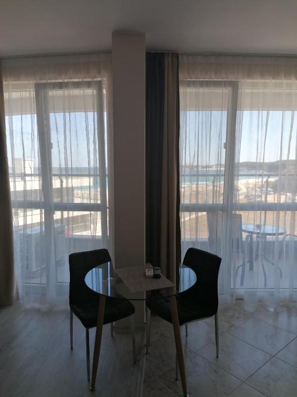 Studio with Sea View image 3