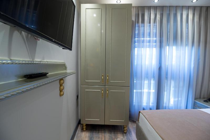 Economy Double Room image 4