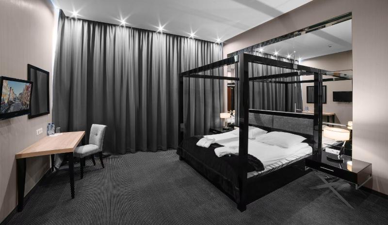 Presidential Suite image 2