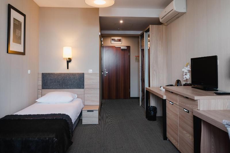 Standard Single Room image 4