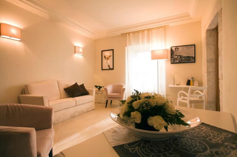 Deluxe Suite image 3