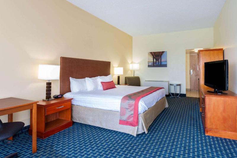 Ramada Plaza by Wyndham Virginia Beach Oceanfront - image 26