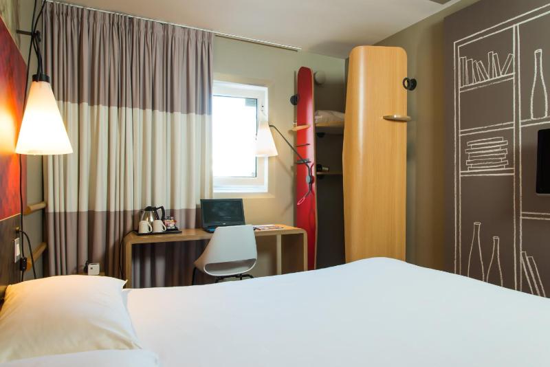 Double Room image 3