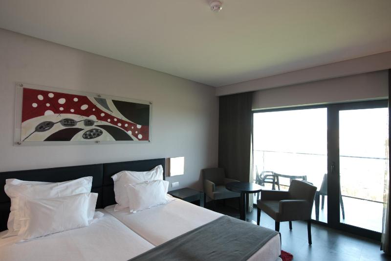 Twin Room with Extra Bed (3 Adults) image 4