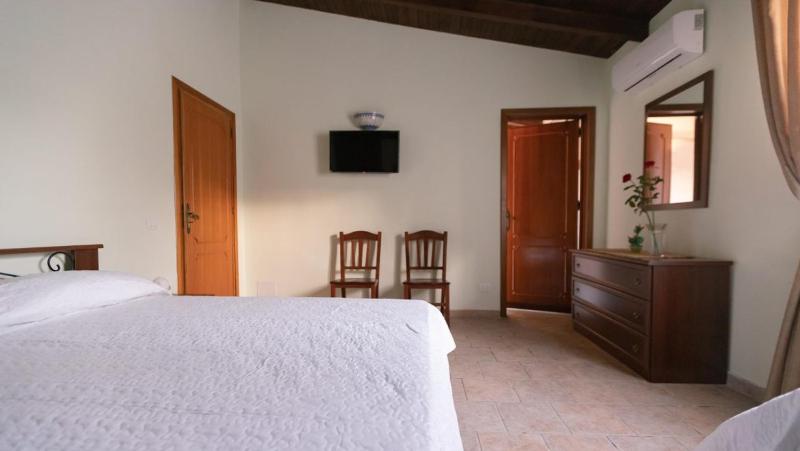 Double or Twin Room - Disability Access image 3