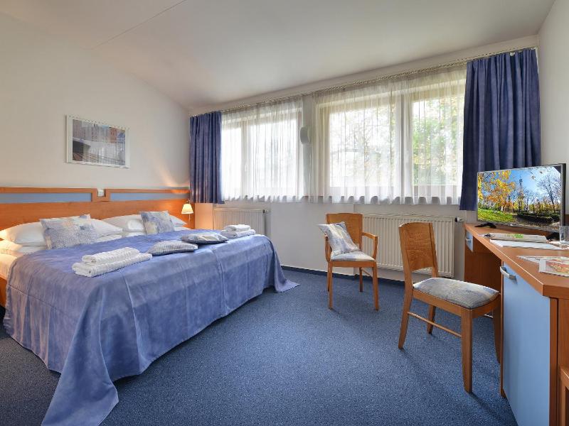 Comfort Double or Twin Room image 4