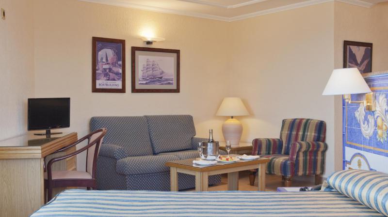  Junior Suite Lateral Sea View image 3
