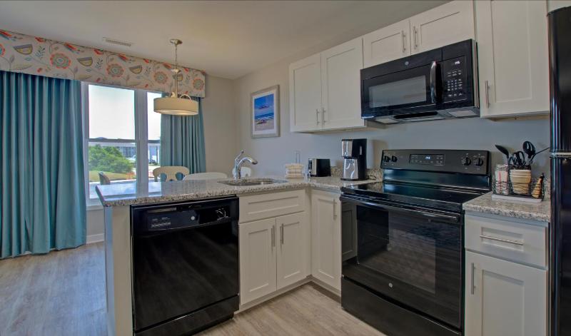 Two-Bedroom with One King Bed and Two Twin Beds - Non-Smoking image 4