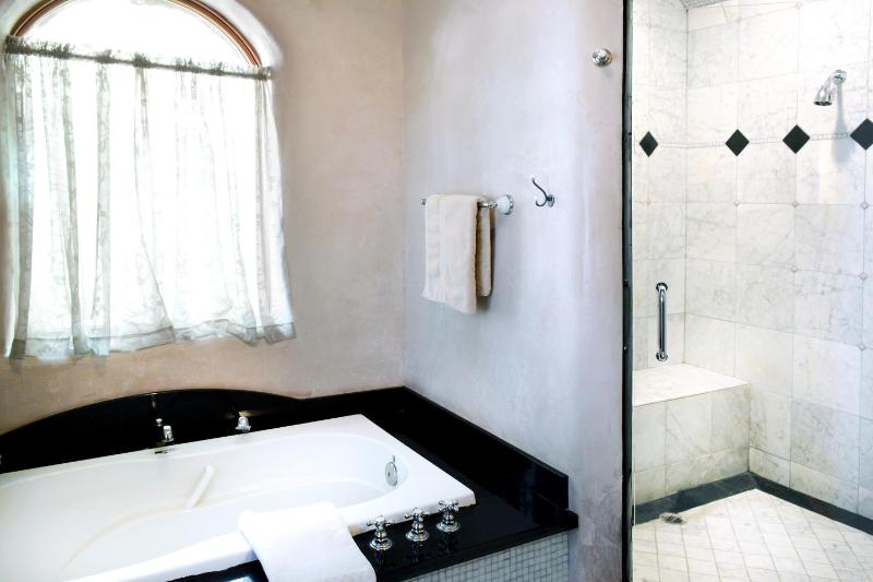 The Governor's Suite image 2