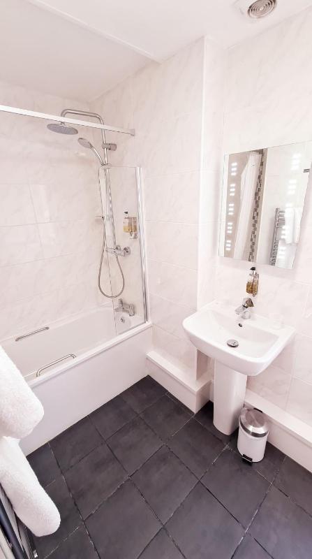 Double Room image 2