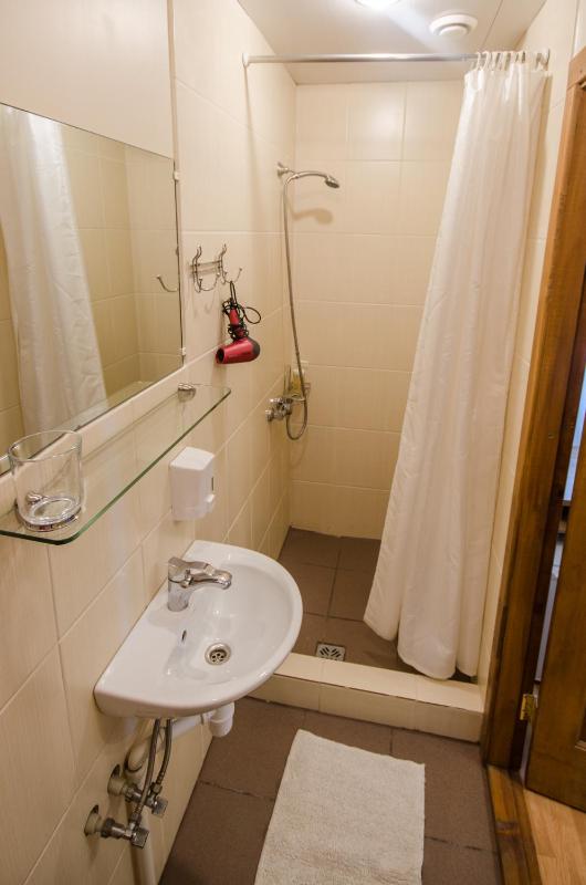 Double Room image 3