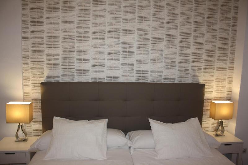 Coliseo Premium Apartment - image 10