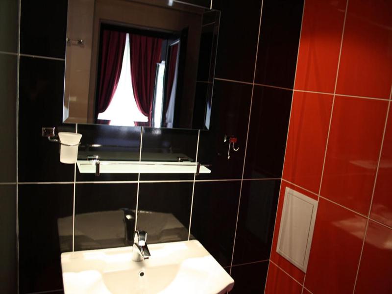 Double or Twin Room with Sofa Bed image 3