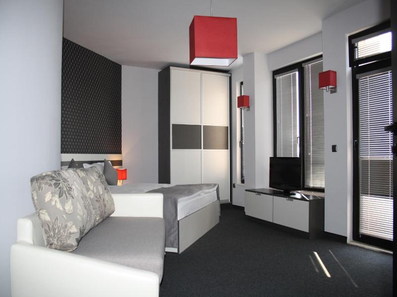 Family Room (2 Adults + 2 Children) image 3