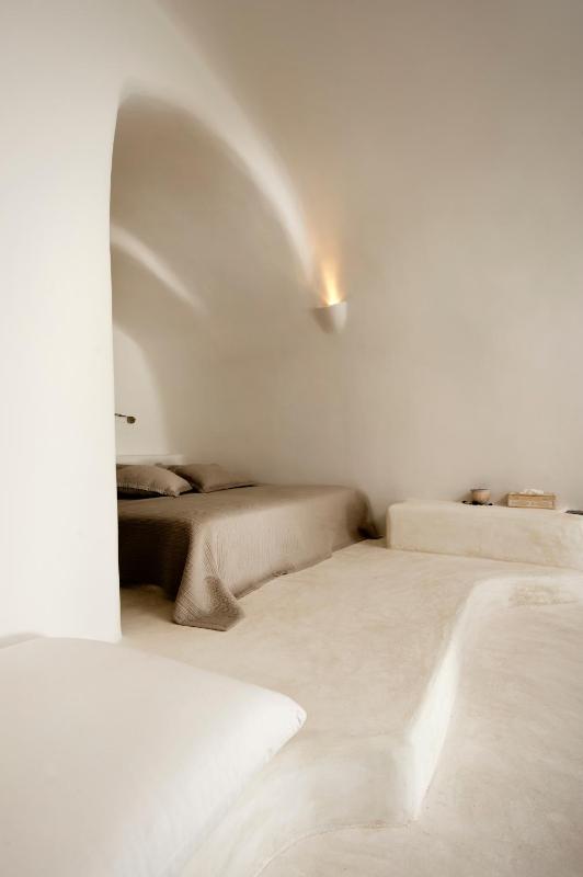 Vanilla Room with access to Terrace with Shared Hot tub  image 1