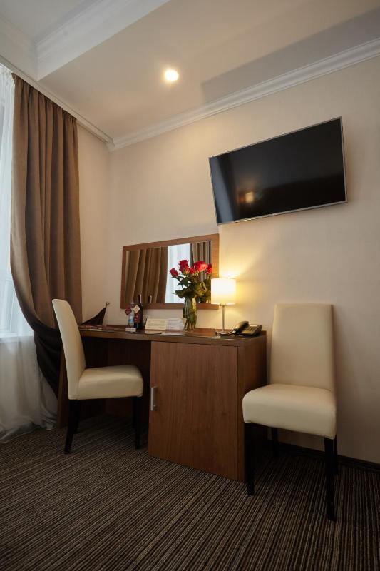 Superior Double or Twin Room image 4
