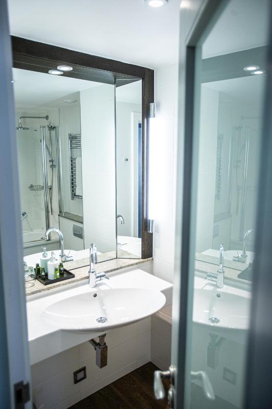 Executive Double or Twin Room image 4