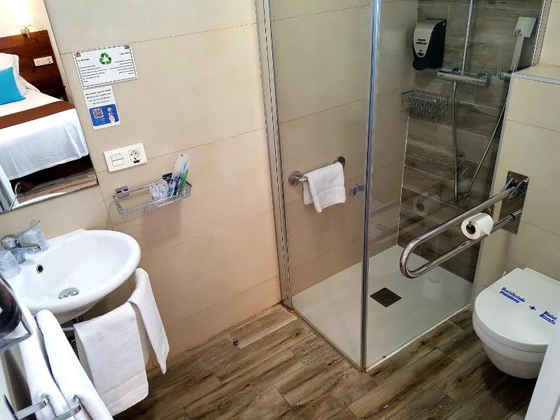 Budget Double or Twin Room image 3