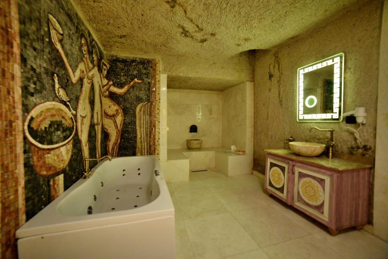King Suite image 3