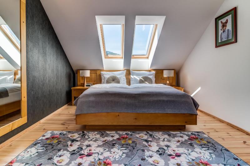 Deluxe Double Room image 2