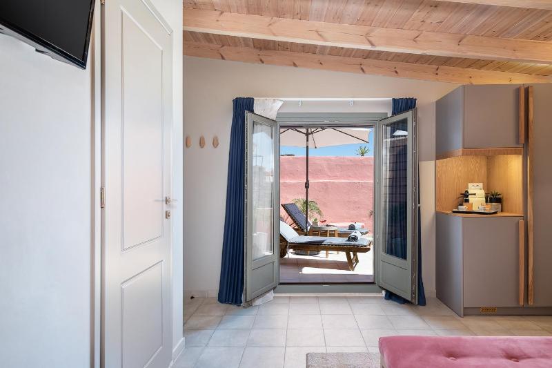 Viaggio Elegant Rooms - image 9