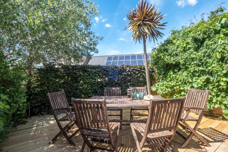 Elm Cottage - image 2