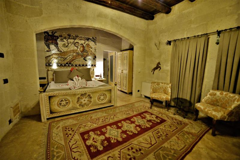 Deluxe Double Room image 2