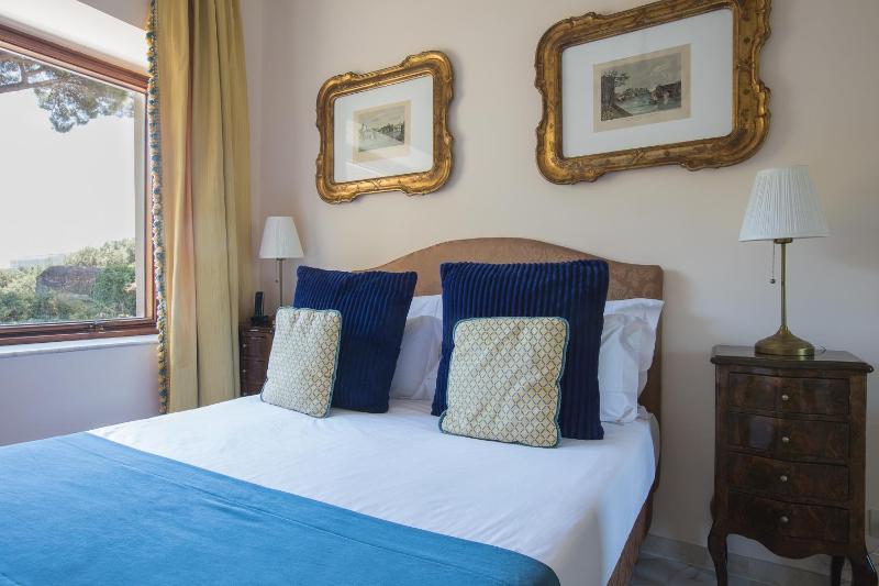 Small Double Room with View image 4