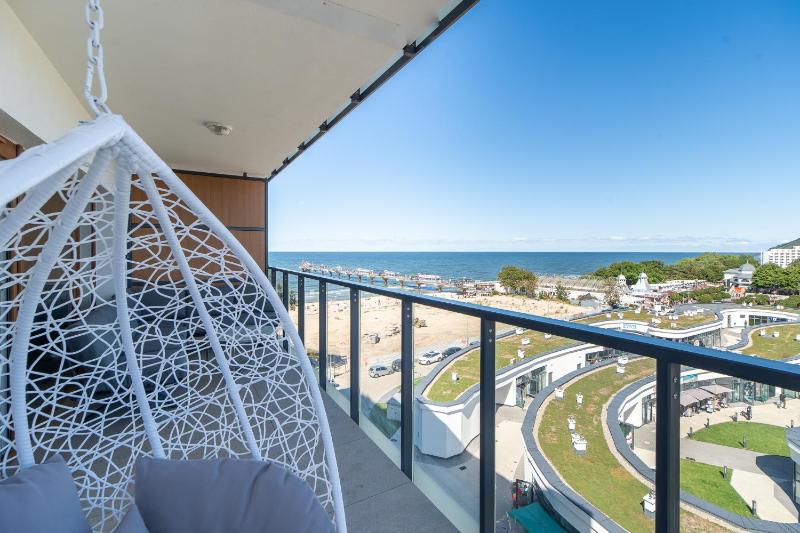 Family Holiday Apartment Aquamarina Prima by Noclegi Renters - image 4