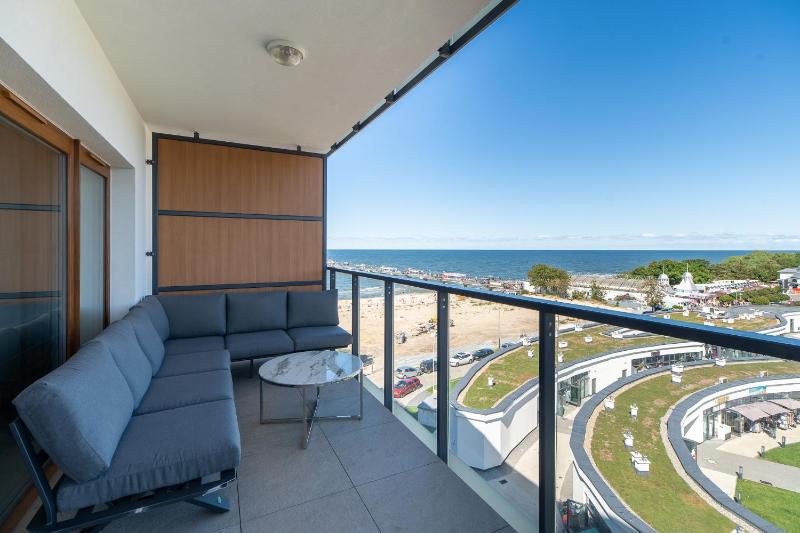 Family Holiday Apartment Aquamarina Prima by Noclegi Renters - image 19