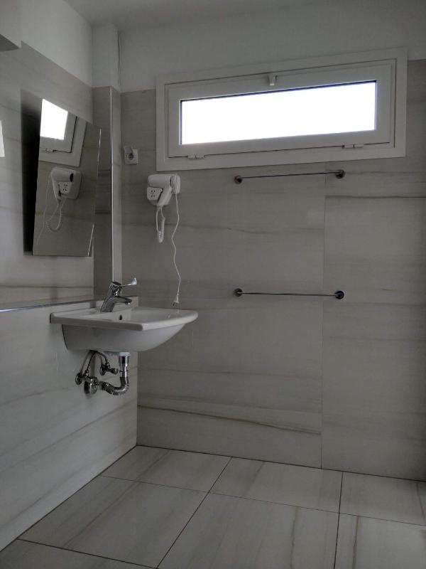 Deluxe Double or Twin Room with Garden View image 4