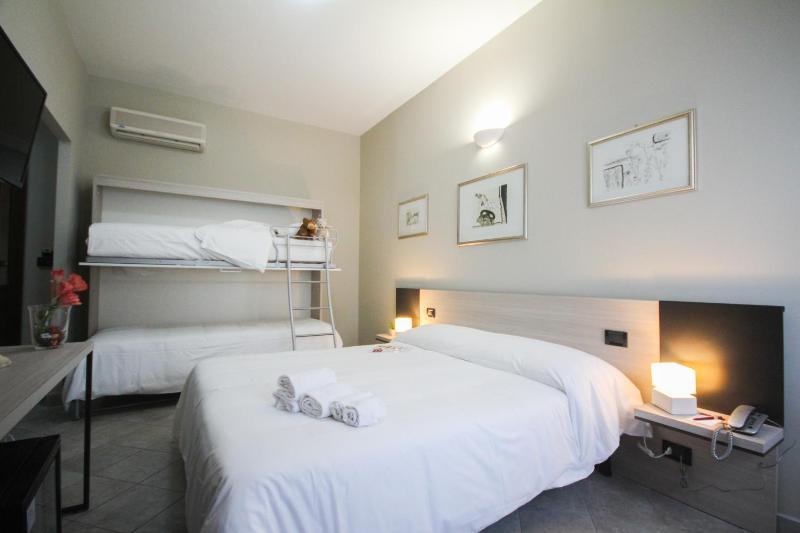 Quadruple Room image 3