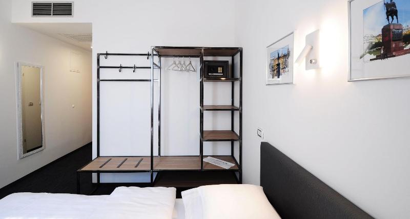 Superior Single Room image 3