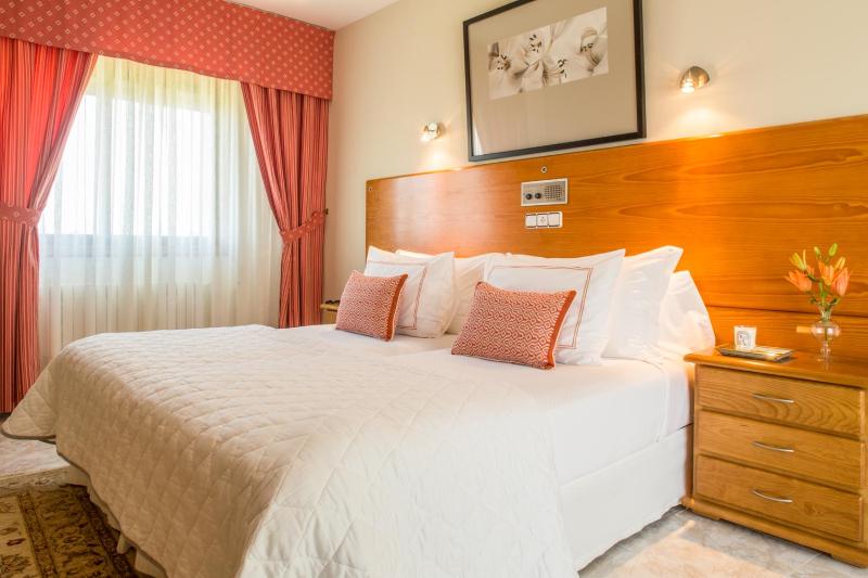 Twin Room image 1