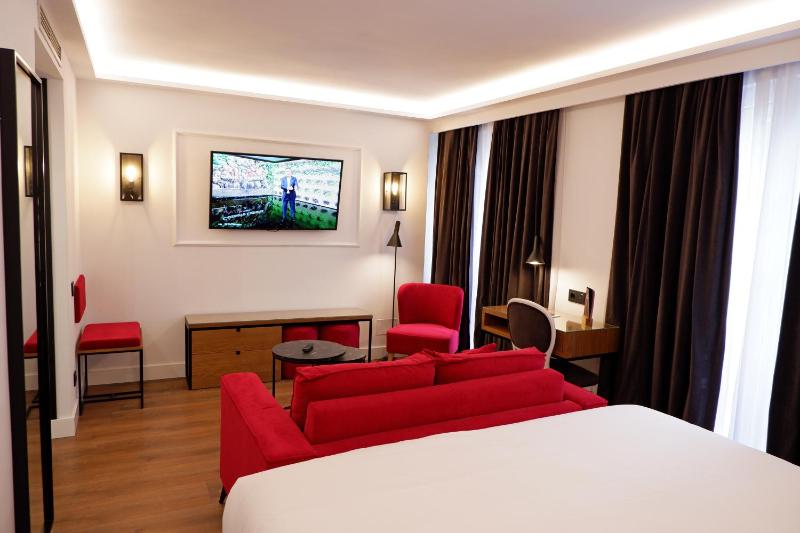 Junior Suite image 2