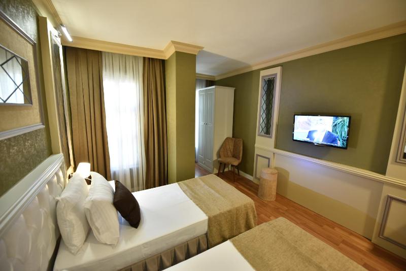 Double or Twin Room image 2