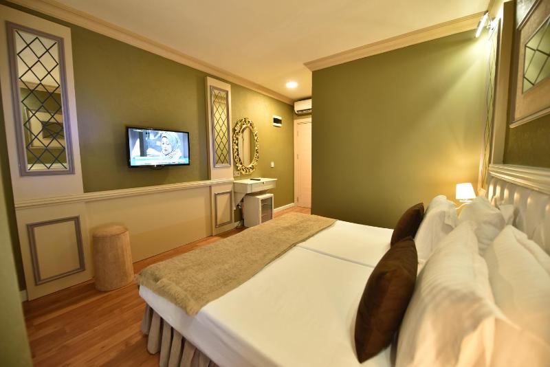 Standard Single Room image 3