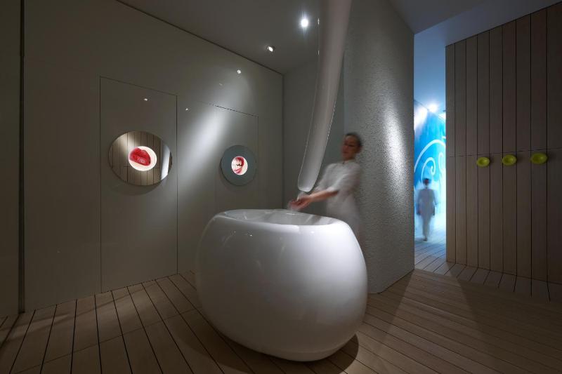 Double Room with Spa Access image 4