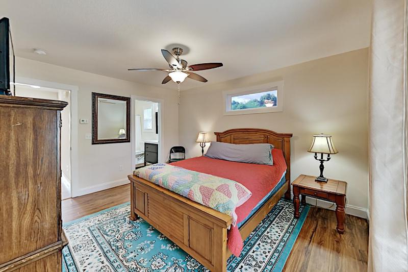 Two-Bedroom House image 2
