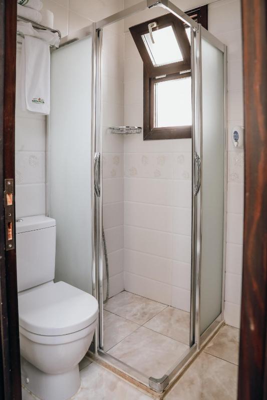 Comfort Triple Room image 4